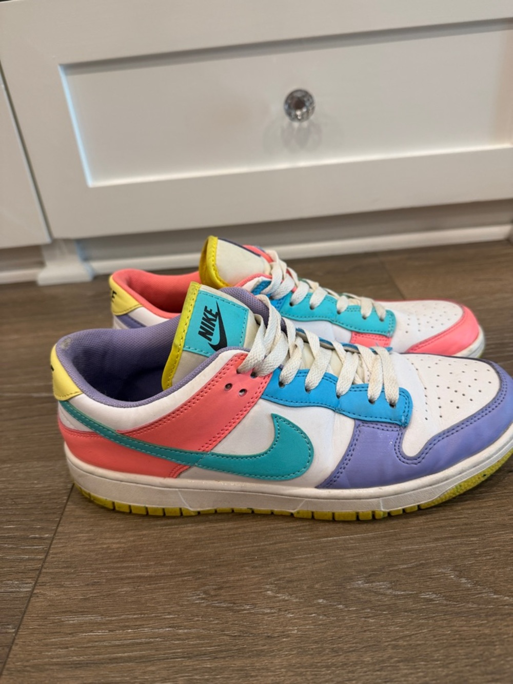Nike Low-Top Sneakers in White Teal Pink Purple Yellow